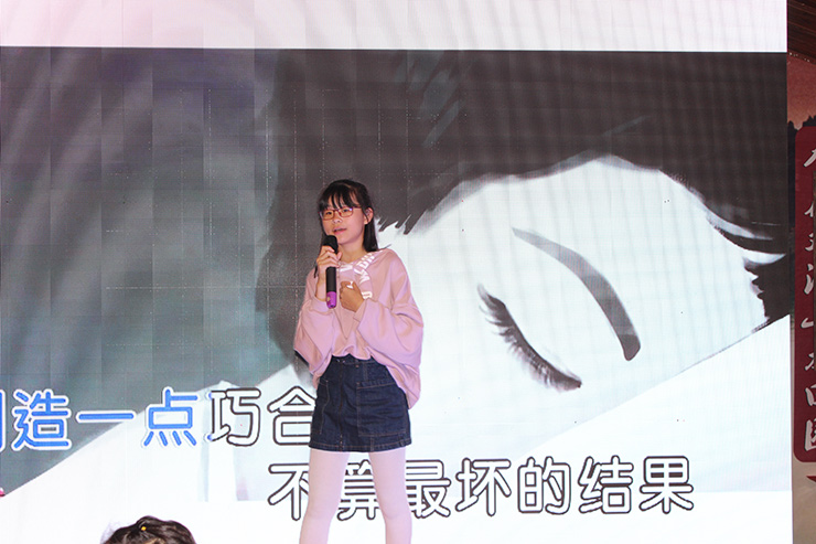 梁懷丹為大家獻(xiàn)上歌曲《非酋》